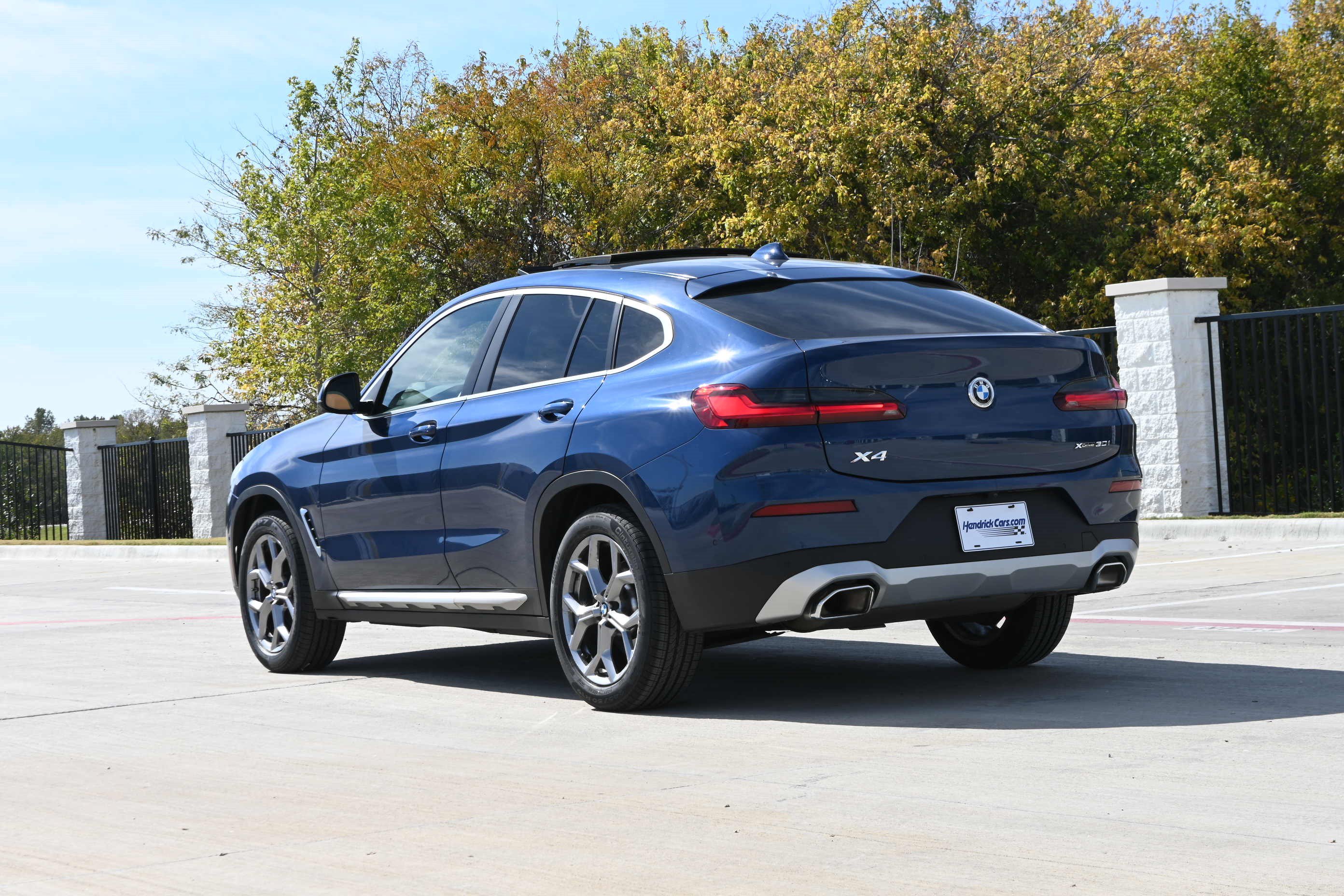 Certified 2025 BMW X4 xDrive30i AWD/4WD image 7