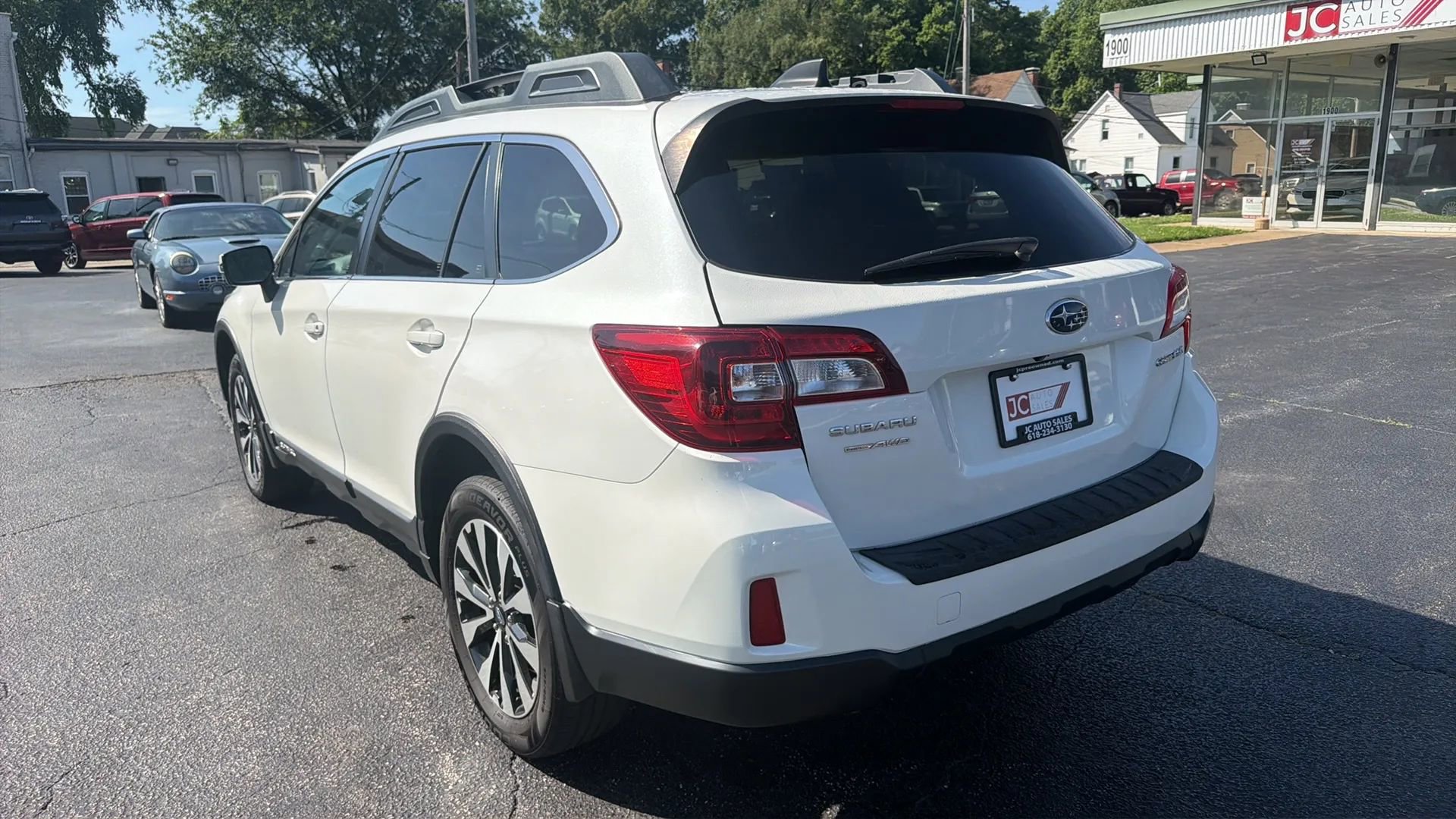 Used 2016 Subaru Outback 2.5i Limited AWD/4WD image 7