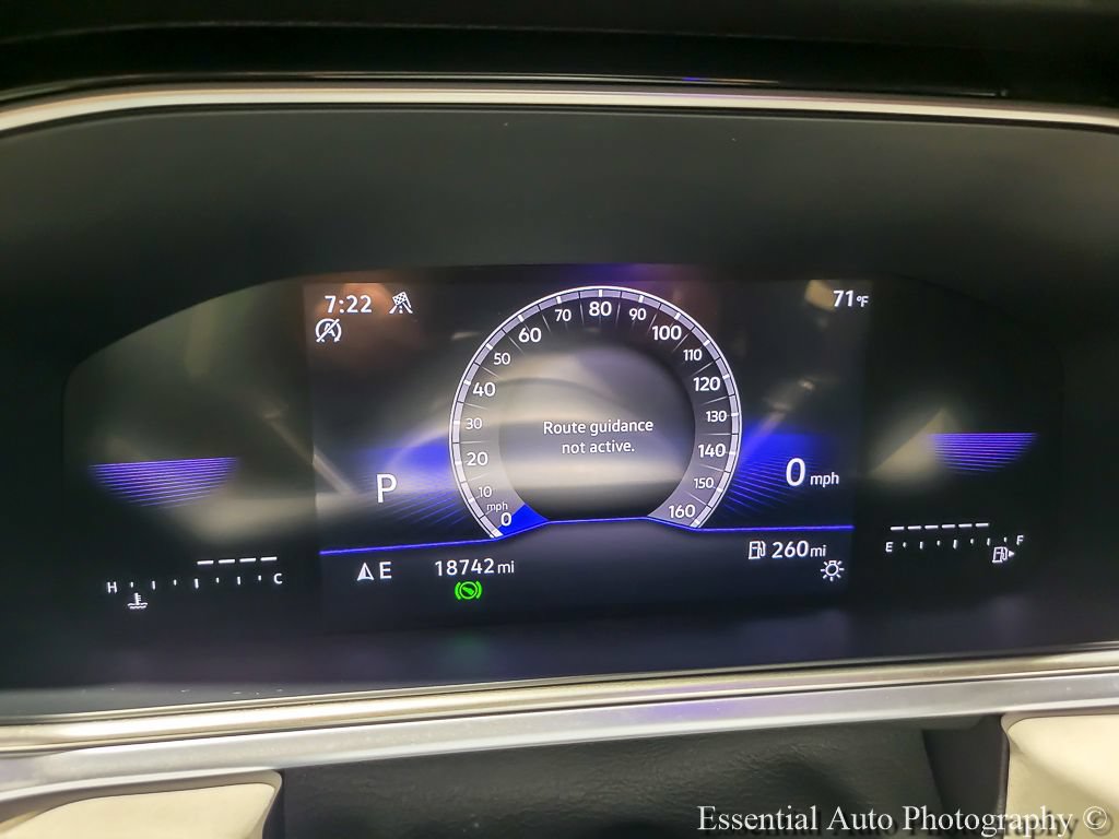 Used 2025 Volkswagen Taos SE AWD/4WD image 4