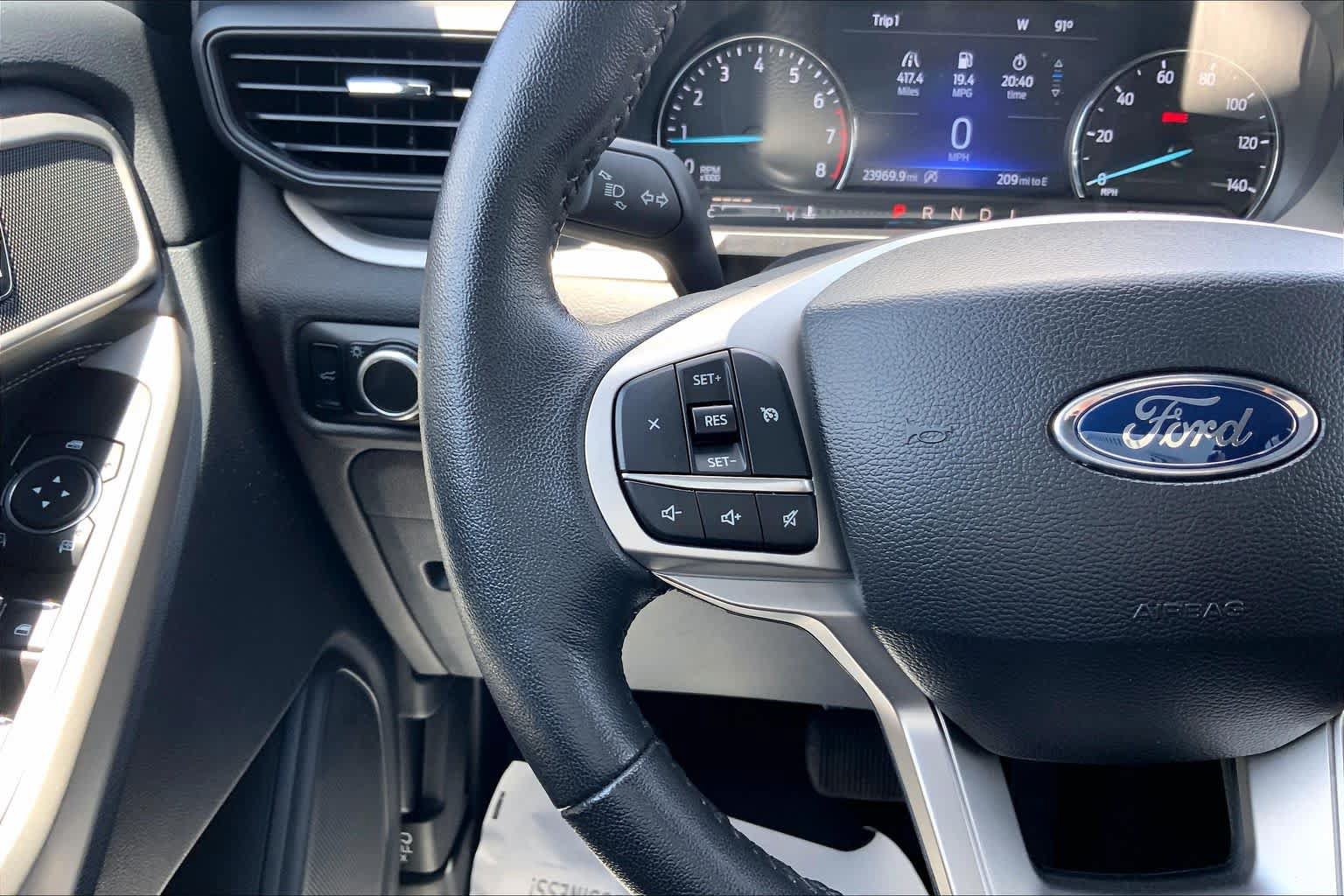 Certified 2024 Ford Explorer XLT RWD image 24
