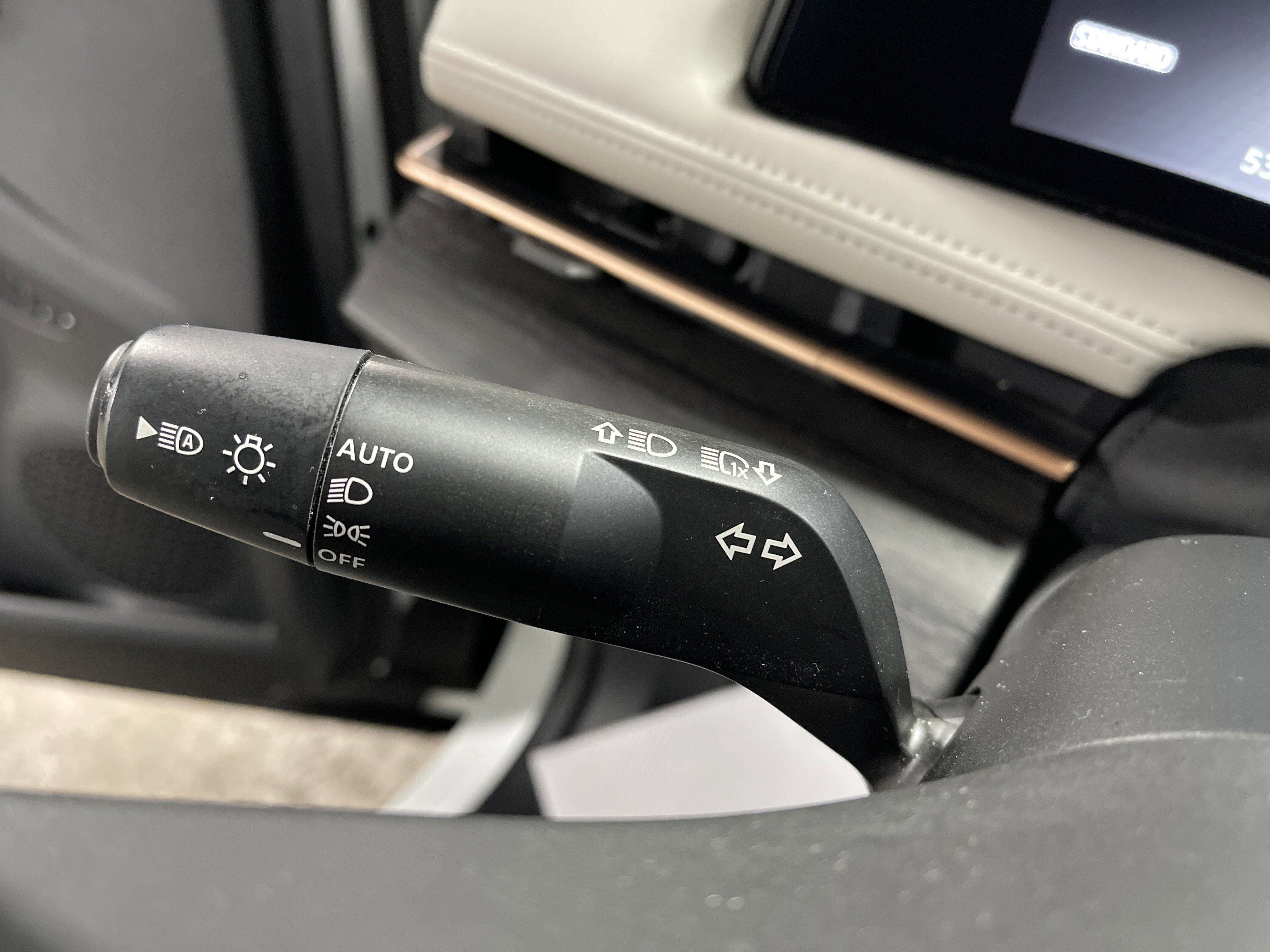 Used 2023 Nissan Ariya FWD image 20