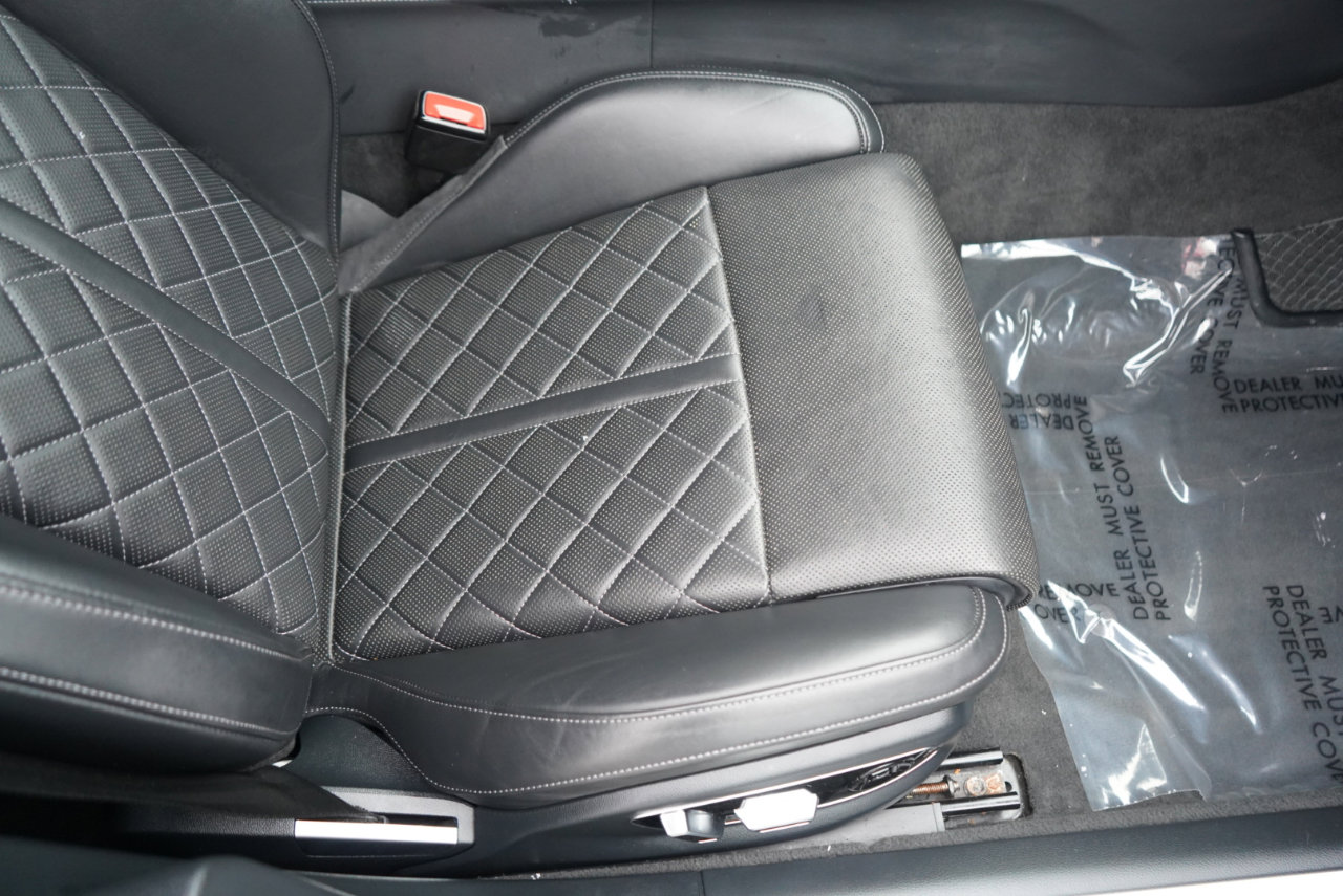 Used 2022 Audi S8 w/ S8 Comfort Plus Package image 59