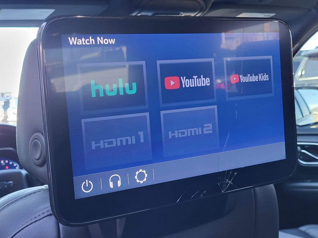 Used 2024 Chevrolet Tahoe Z71 w/ Luxury Package image 27