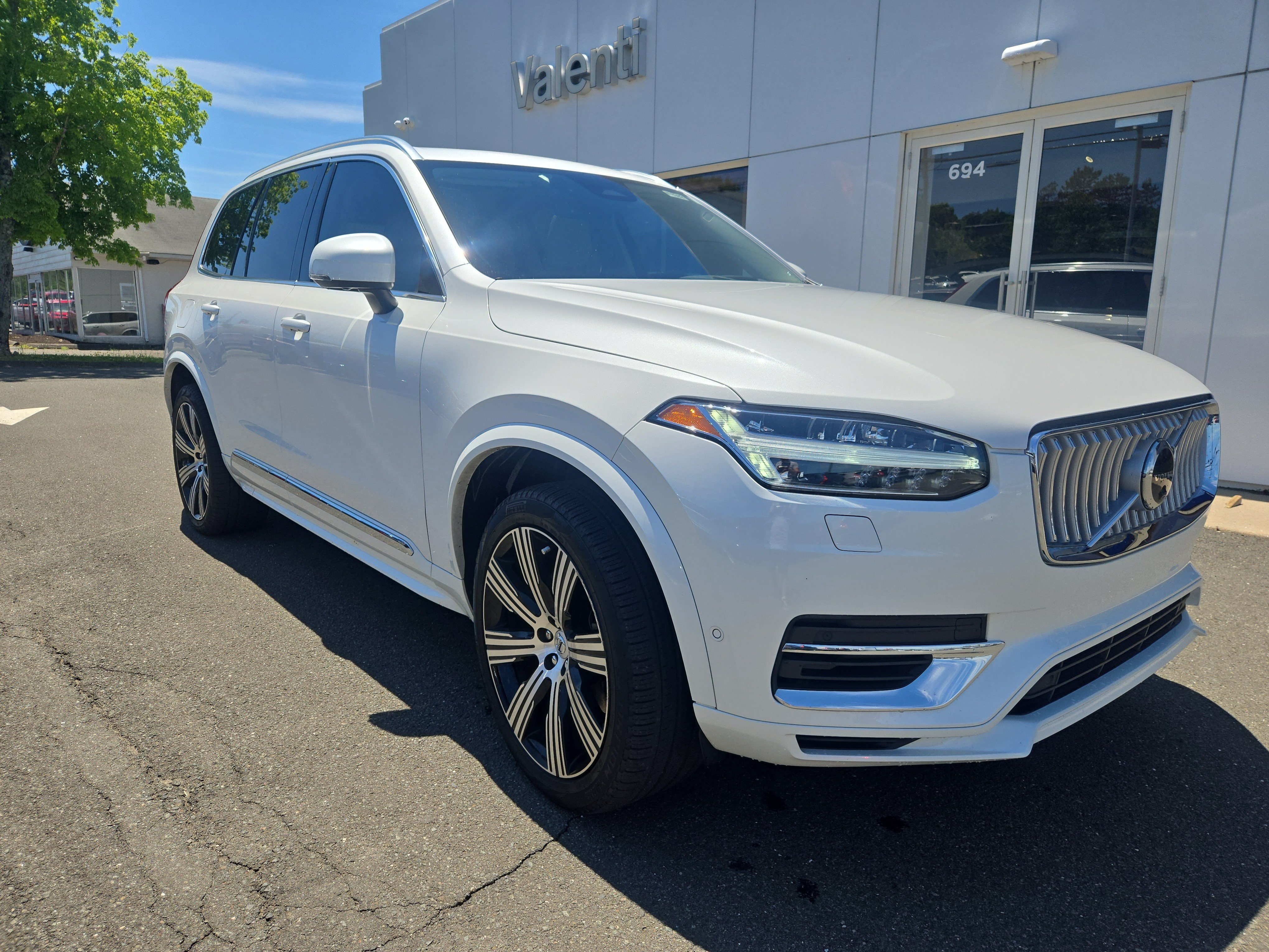 Certified 2025 Volvo XC90 T8 Ultra w/ Protection Package Premier AWD/4WD image 3