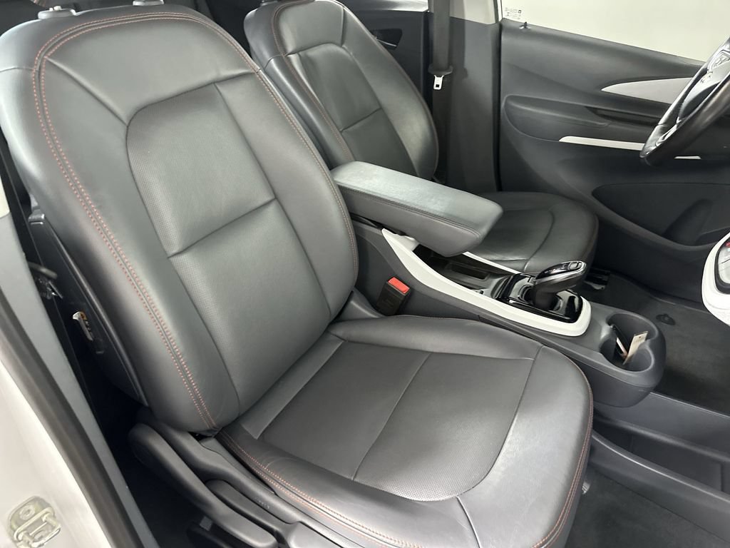 Used 2020 Chevrolet Bolt Premier w/ Infotainment Package FWD image 29