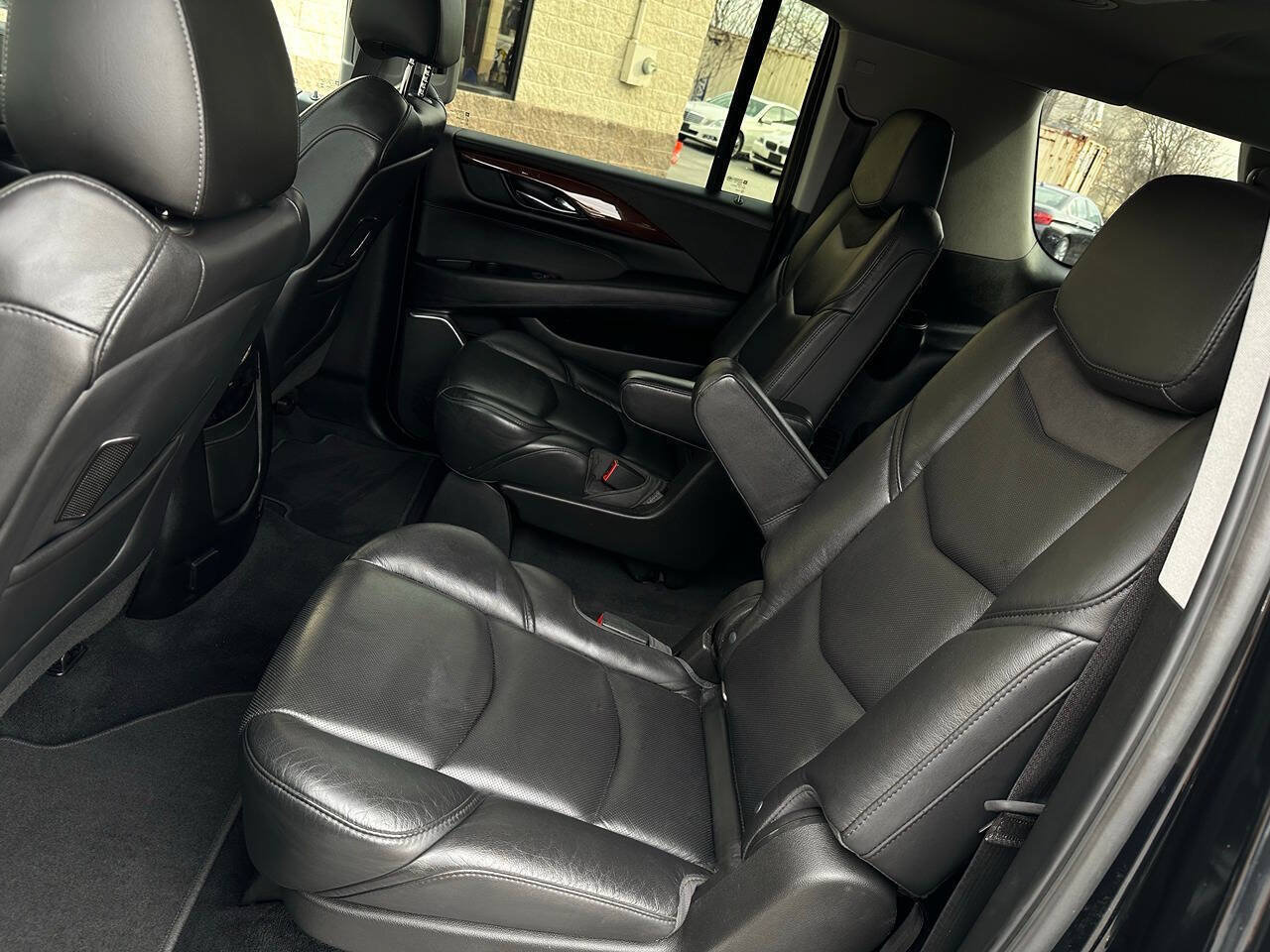 Used 2018 Cadillac Escalade ESV Premium Luxury AWD/4WD image 9