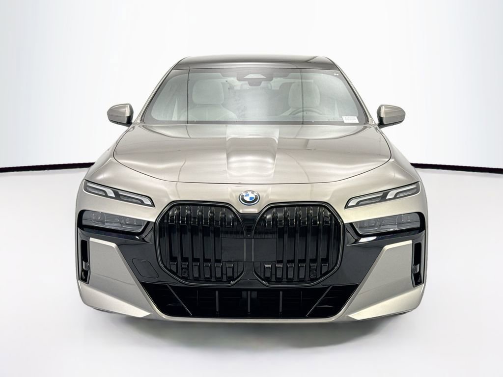 Certified 2025 BMW i7 eDrive50 w/ M Sport Package RWD image 2