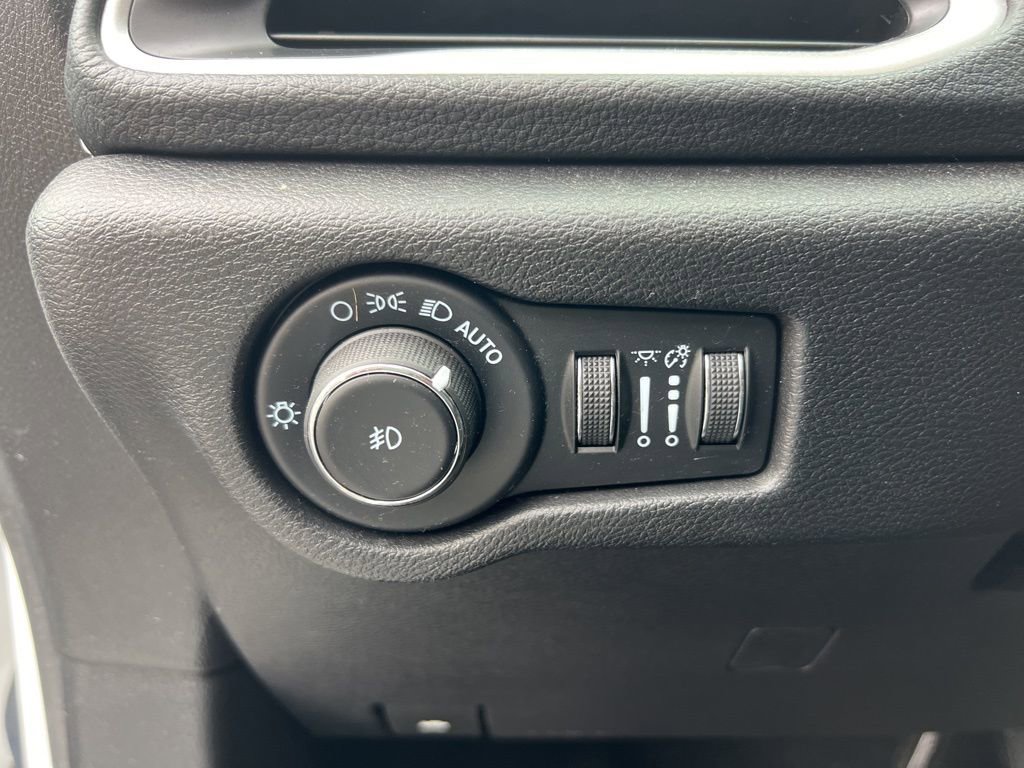 Certified 2021 Chrysler Pacifica Touring-L w/ S Appearance Package image 12