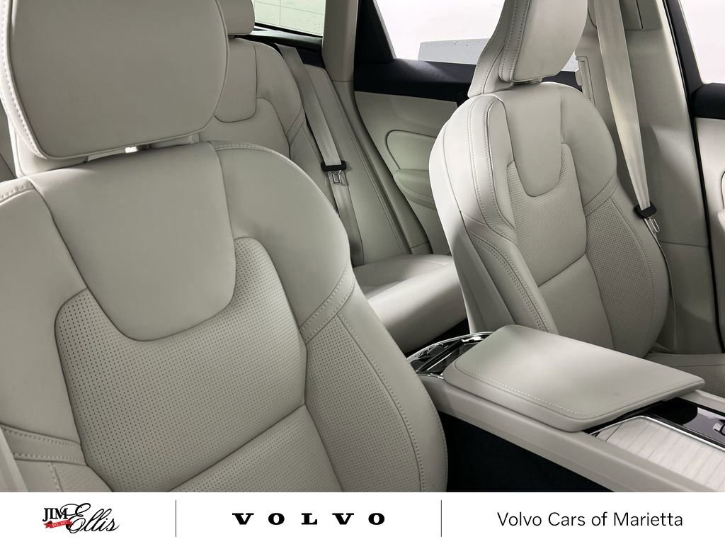 Used 2026 Volvo XC60 B5 Ultra w/ Protection Package Premier image 24