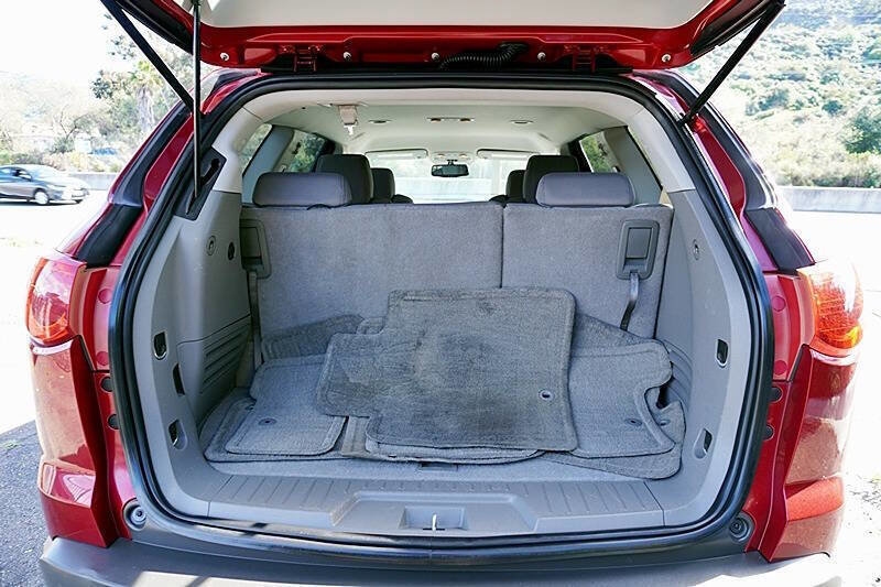 Used 2012 Chevrolet Traverse LT image 14