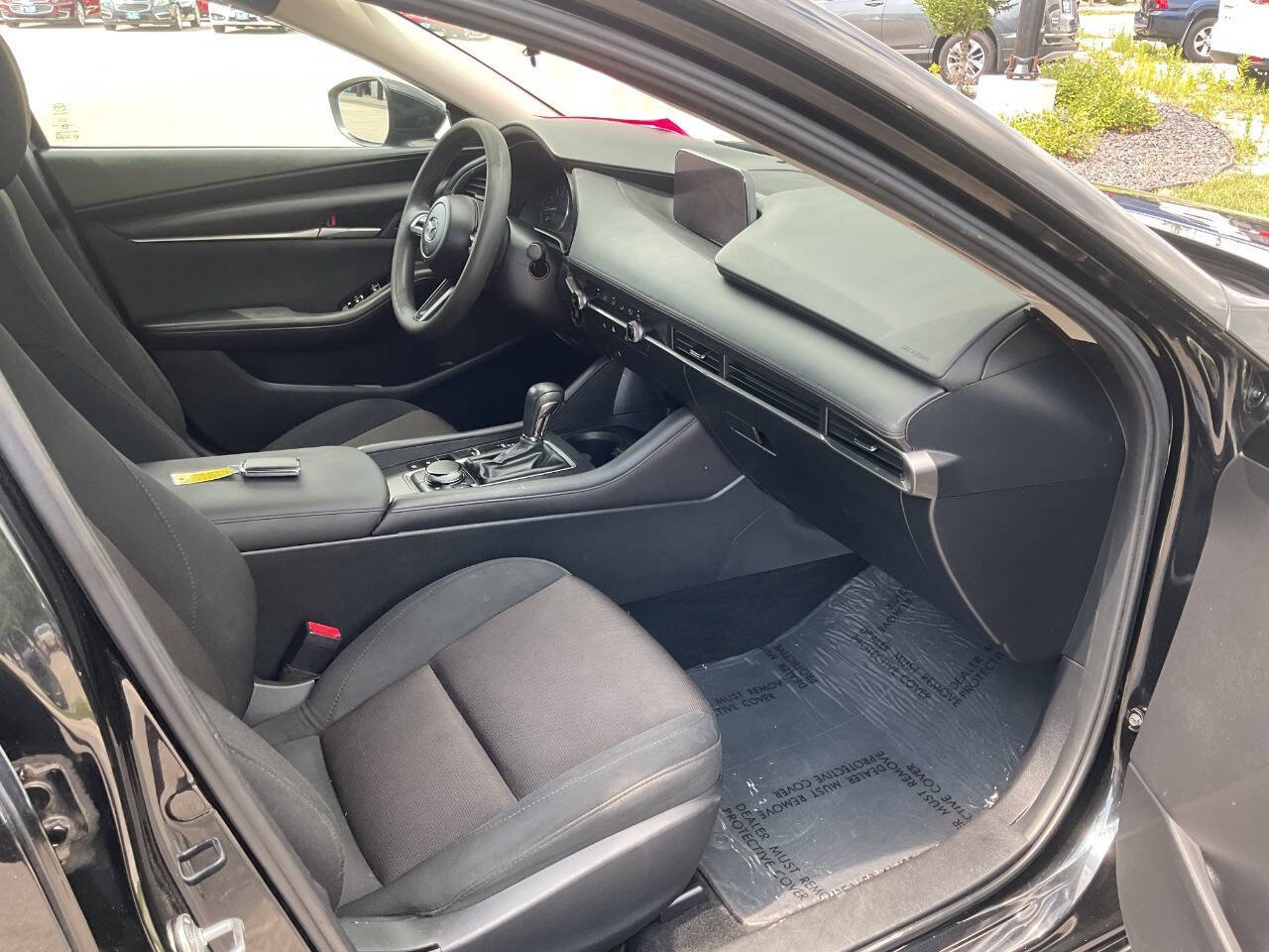 Used 2020 MAZDA MAZDA3 Sedan FWD image 39