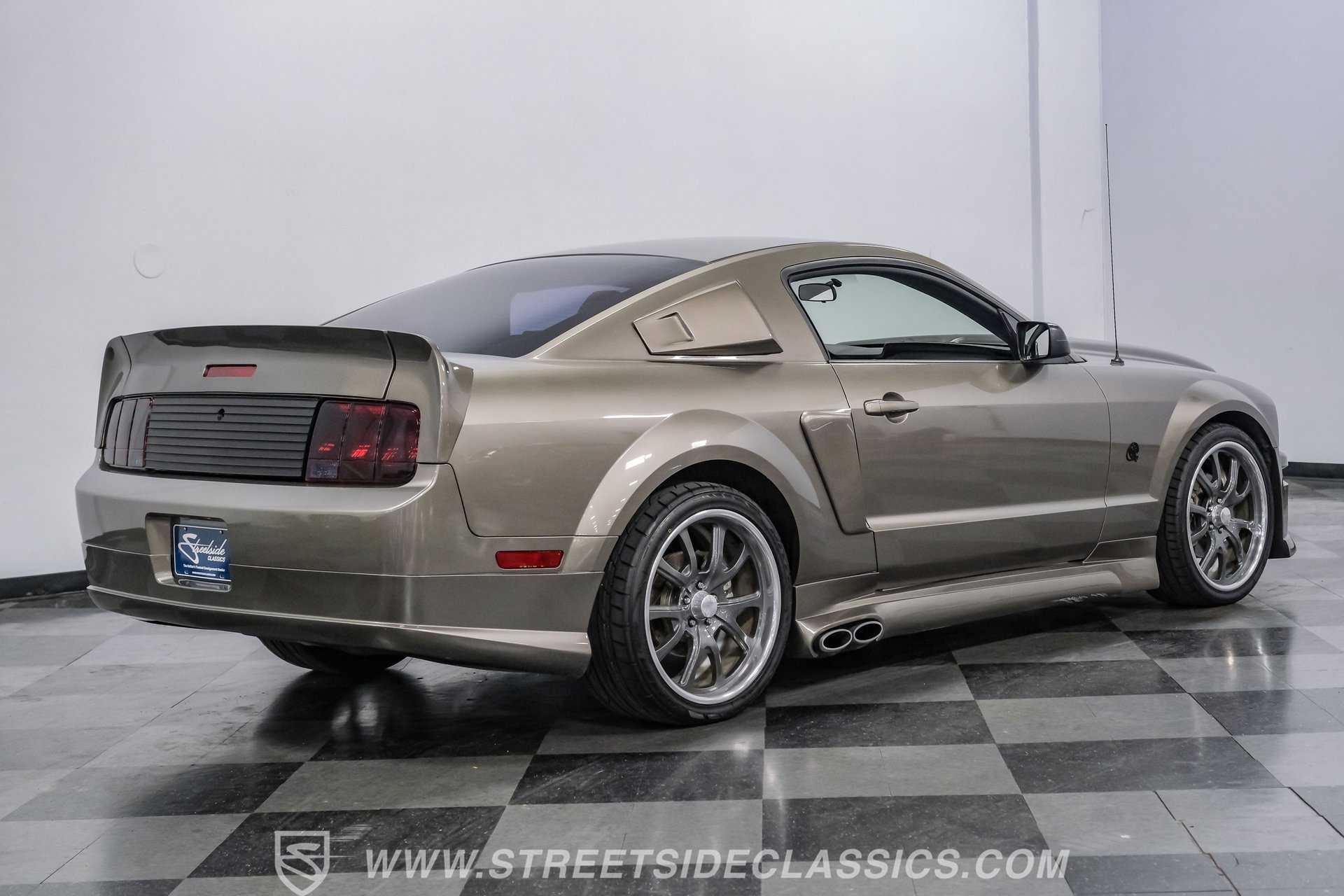 Used 2005 Ford Mustang GT image 11