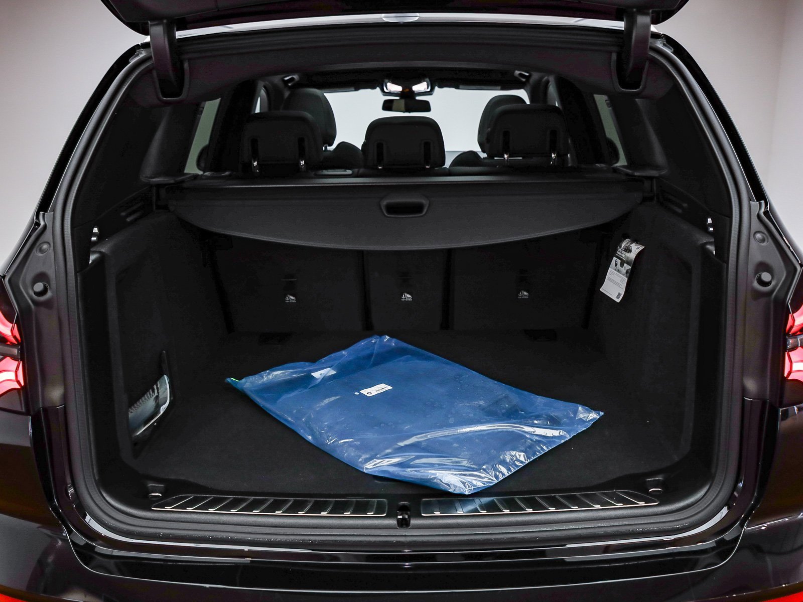 Used 2024 BMW X3 sDrive30i w/ Premium Package w/ZPA image 28