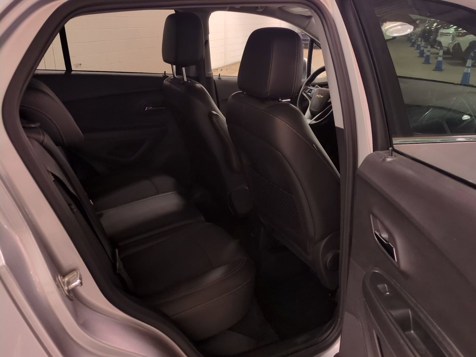 Used 2020 Chevrolet Trax LT w/ LT Convenience Package image 12