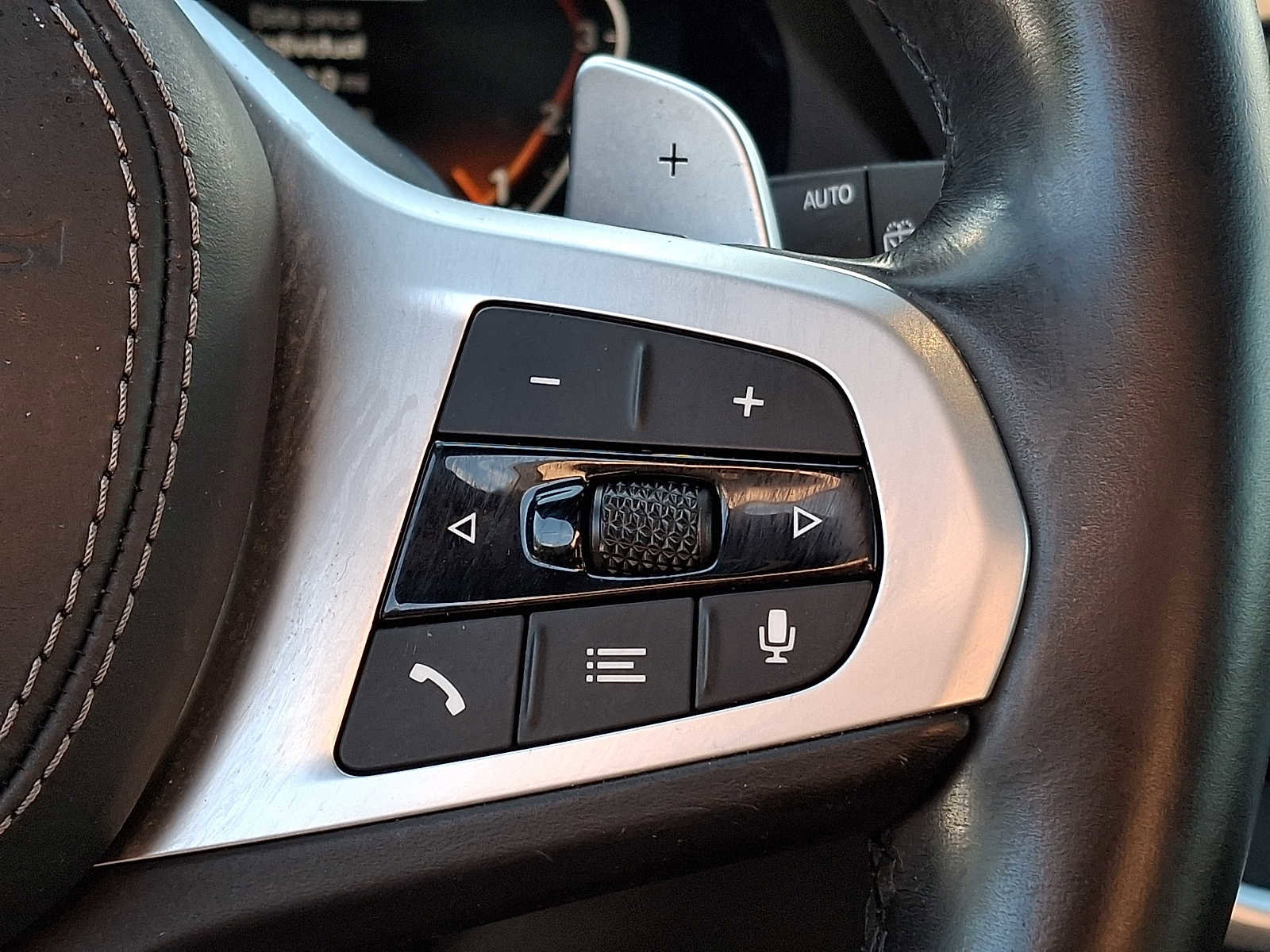 Used 2020 BMW X5 xDrive40i w/ M Sport Package AWD/4WD image 18