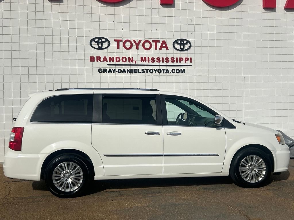 Used 2013 Chrysler Town & Country Limited
