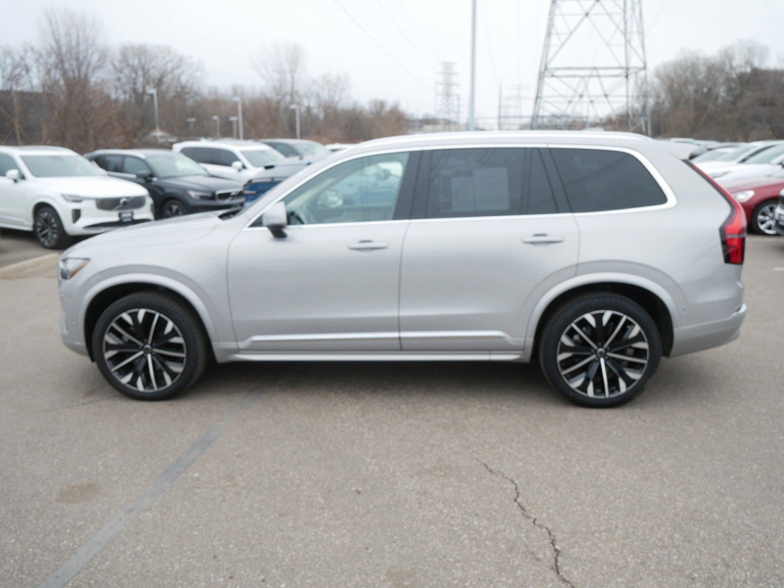 Certified 2025 Volvo XC90 B5 Plus image 4
