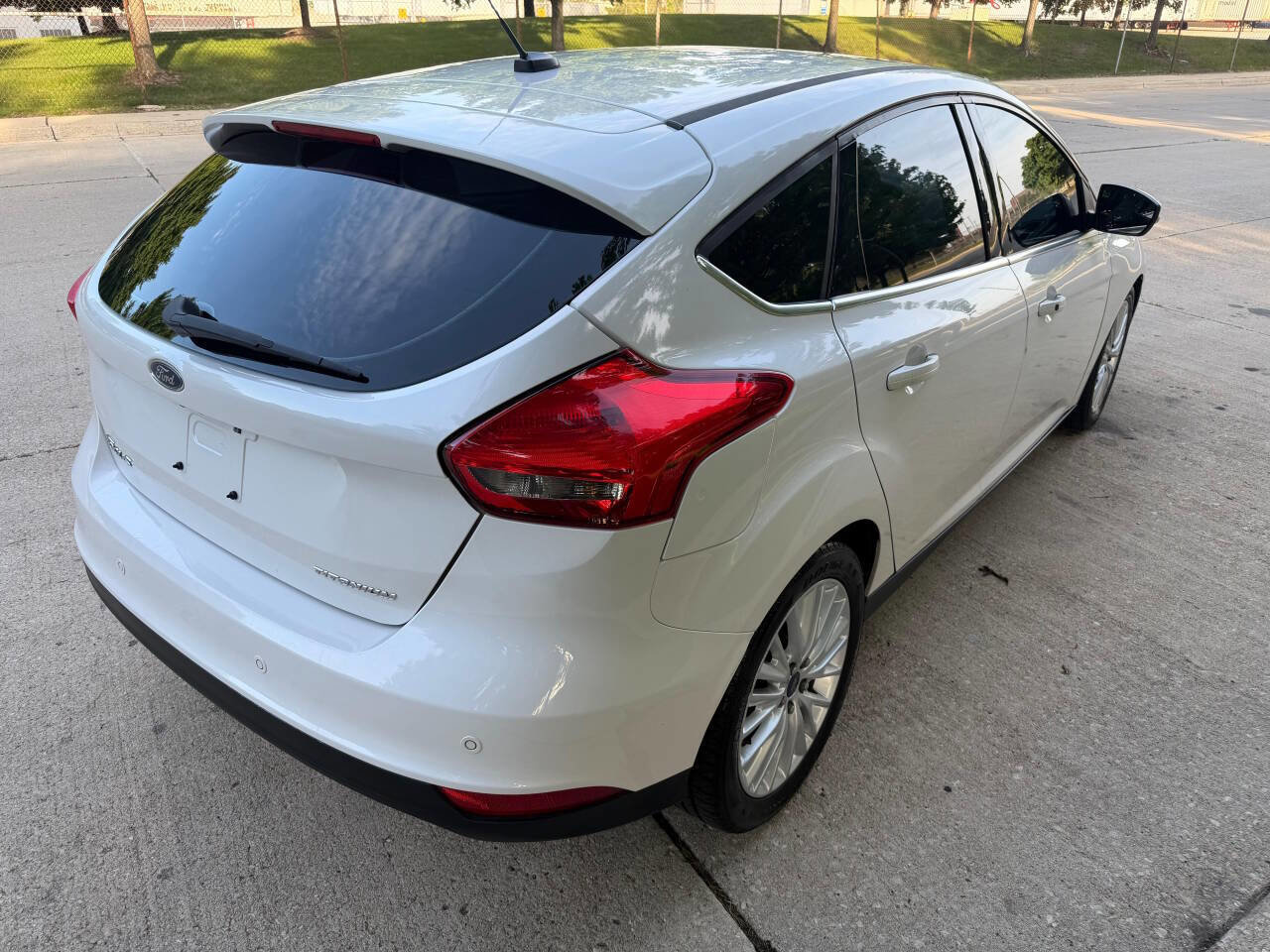 Used 2018 Ford Focus Titanium FWD image 5