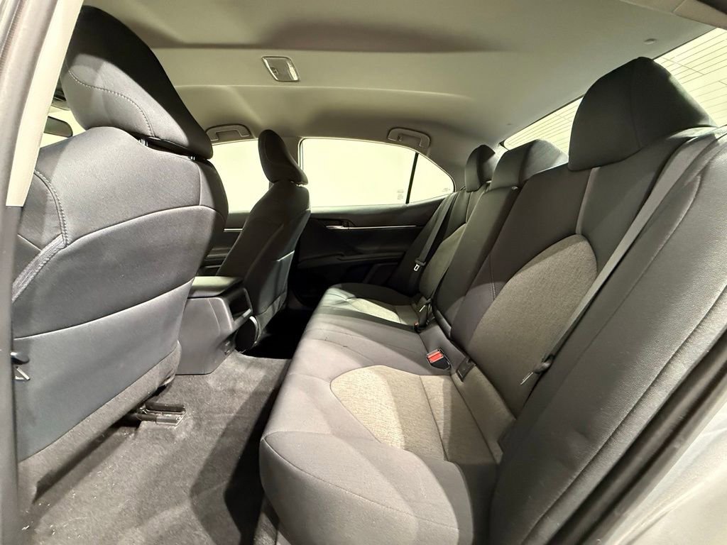 Used 2022 Toyota Camry LE image 17