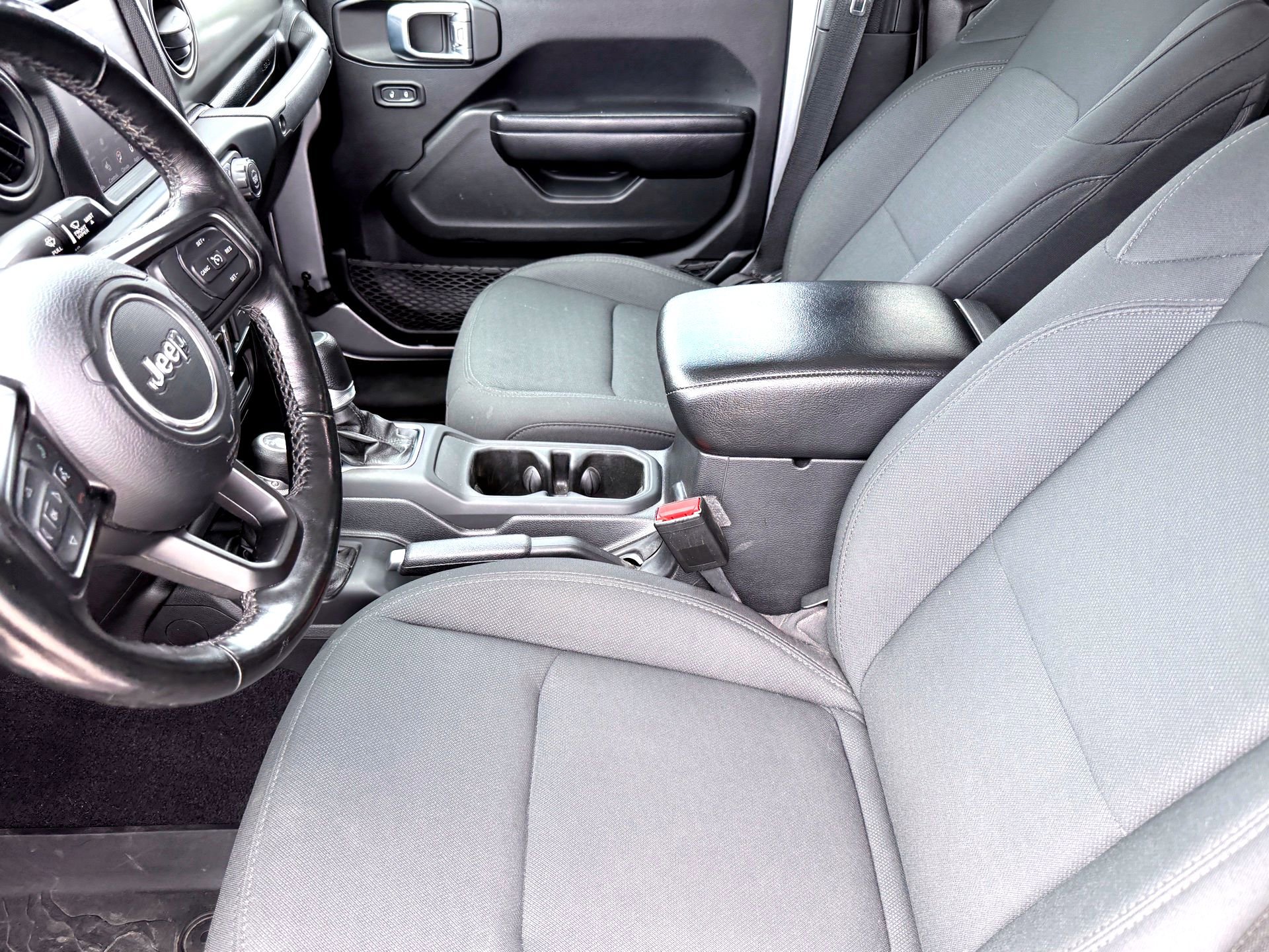 Used 2021 Jeep Gladiator Willys AWD/4WD image 11