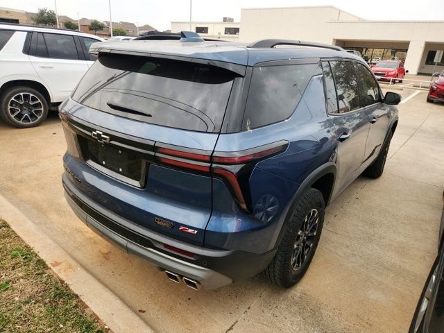 Used 2024 Chevrolet Traverse Z71 image 6