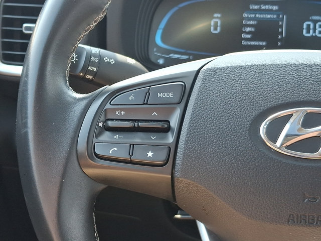 Certified 2025 Hyundai Venue SEL FWD image 21