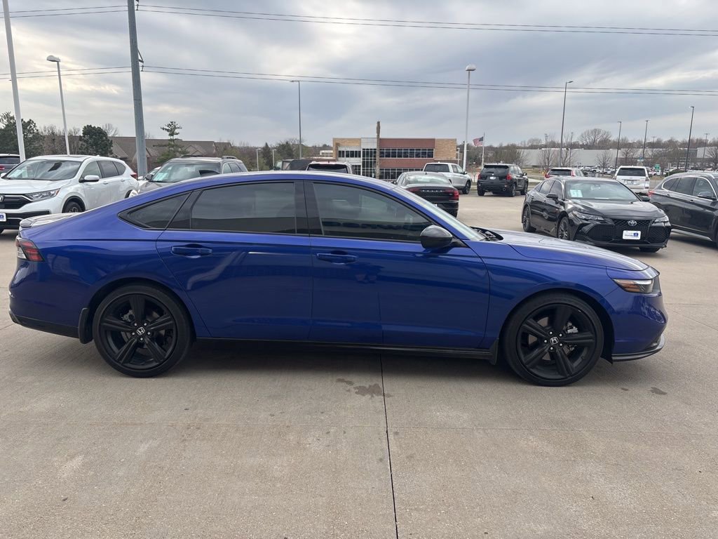 Used 2023 Honda Accord Sport image 4