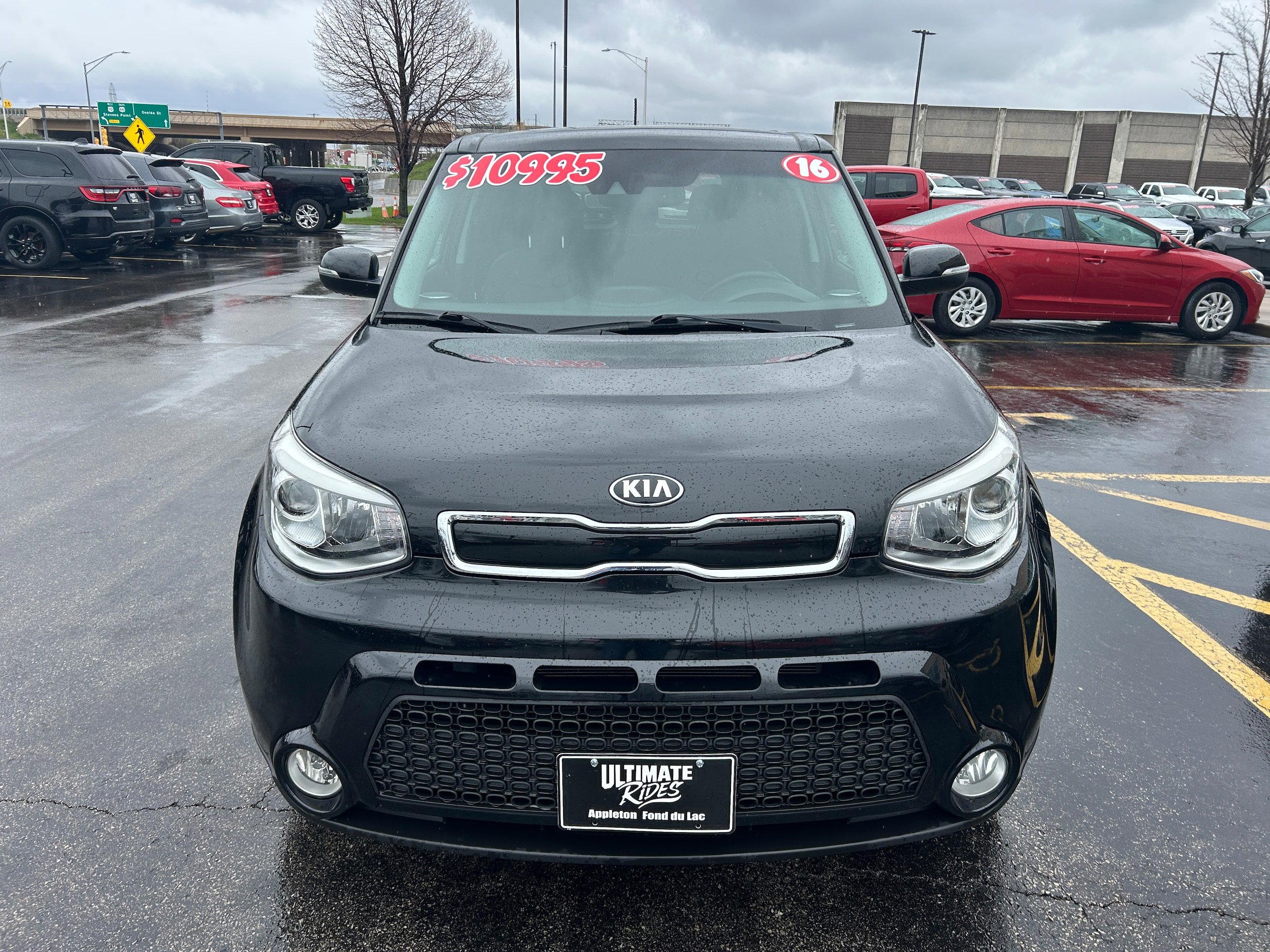 Used 2016 Kia Soul ! w/ Premium Package FWD image 2