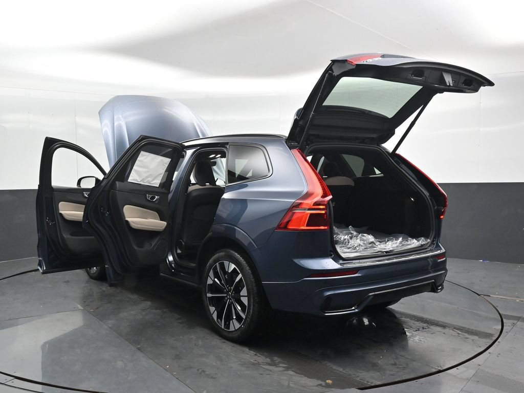 New 2026 Volvo XC60 B5 Plus w/ Protection Package Premier AWD/4WD image 47