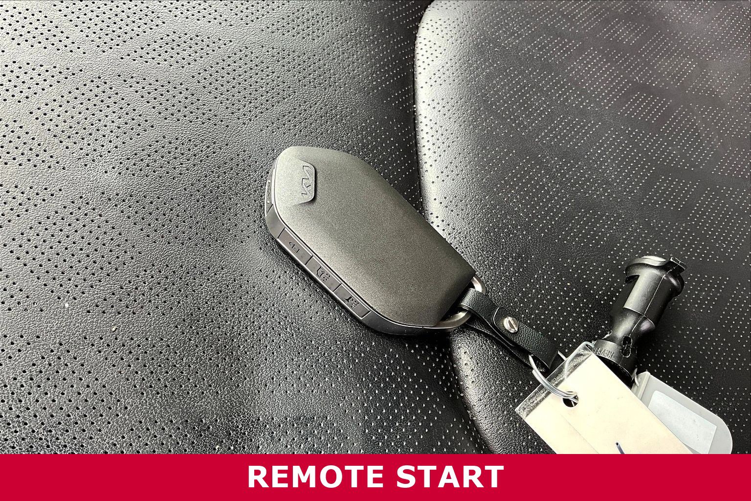 Certified 2025 Kia Carnival EX FWD image 30