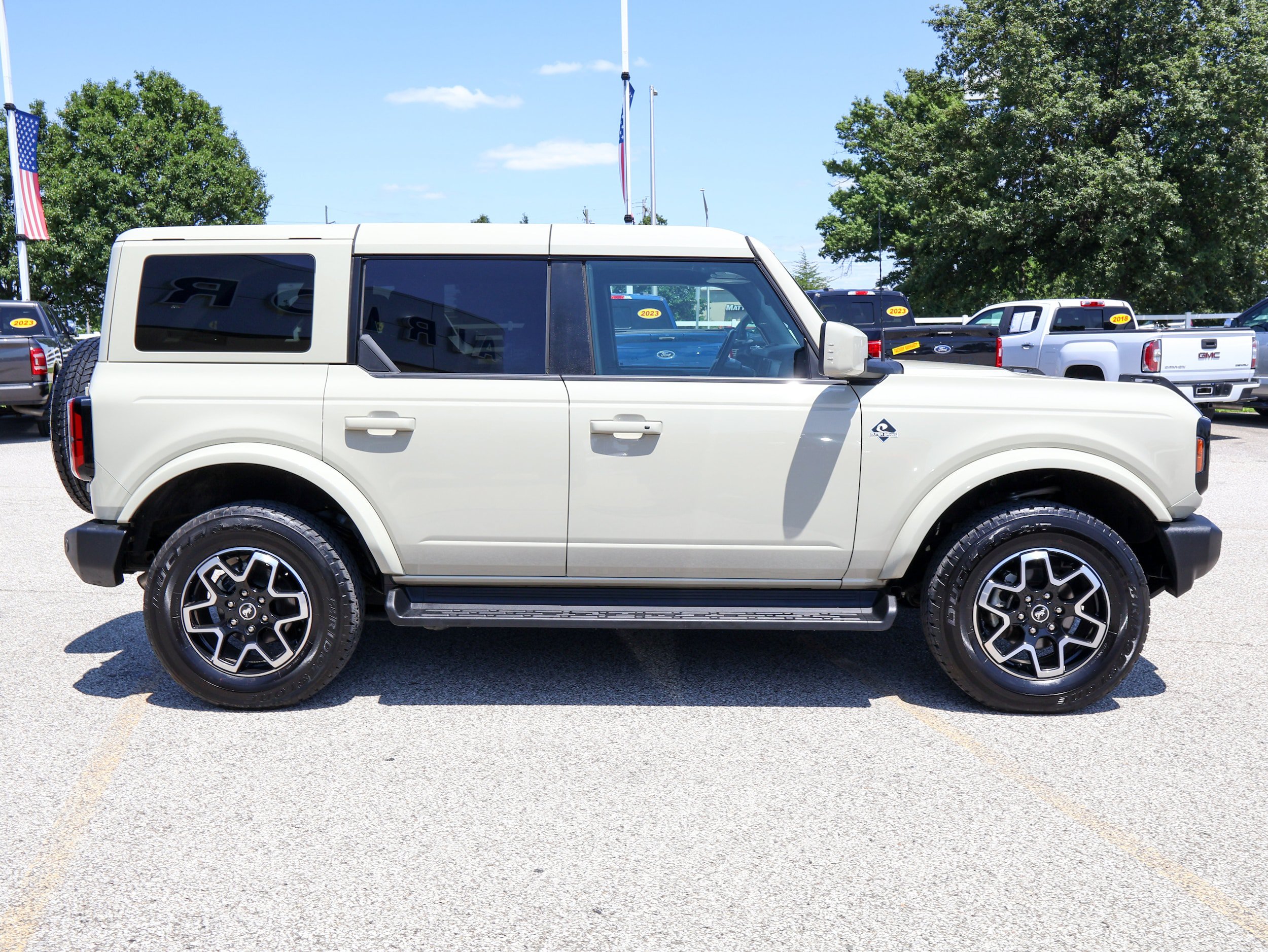 Used 2025 Ford Bronco Outer Banks AWD/4WD image 6