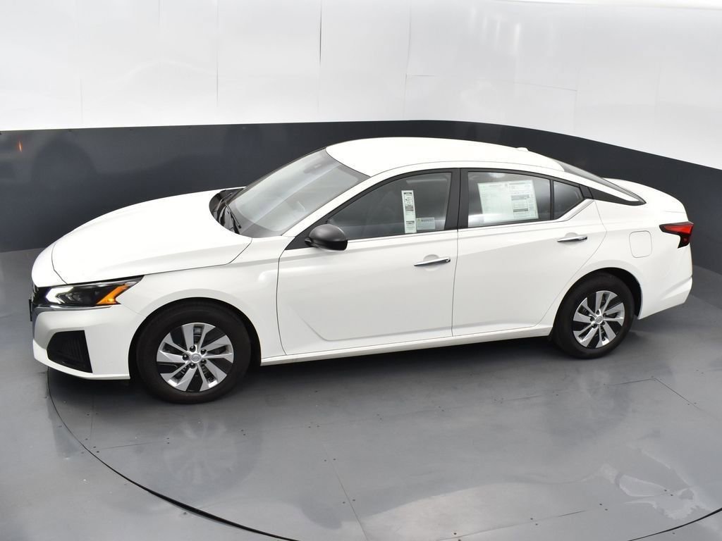 Used 2025 Nissan Altima 2.5 S image 45