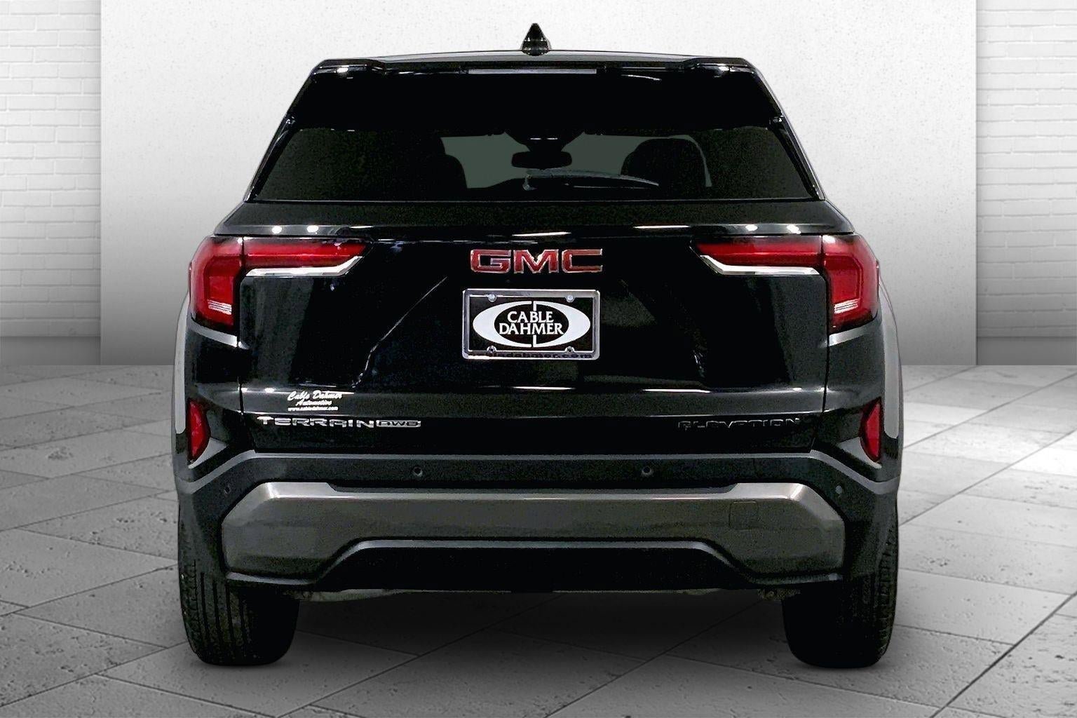 Used 2025 GMC Terrain Elevation AWD/4WD image 3