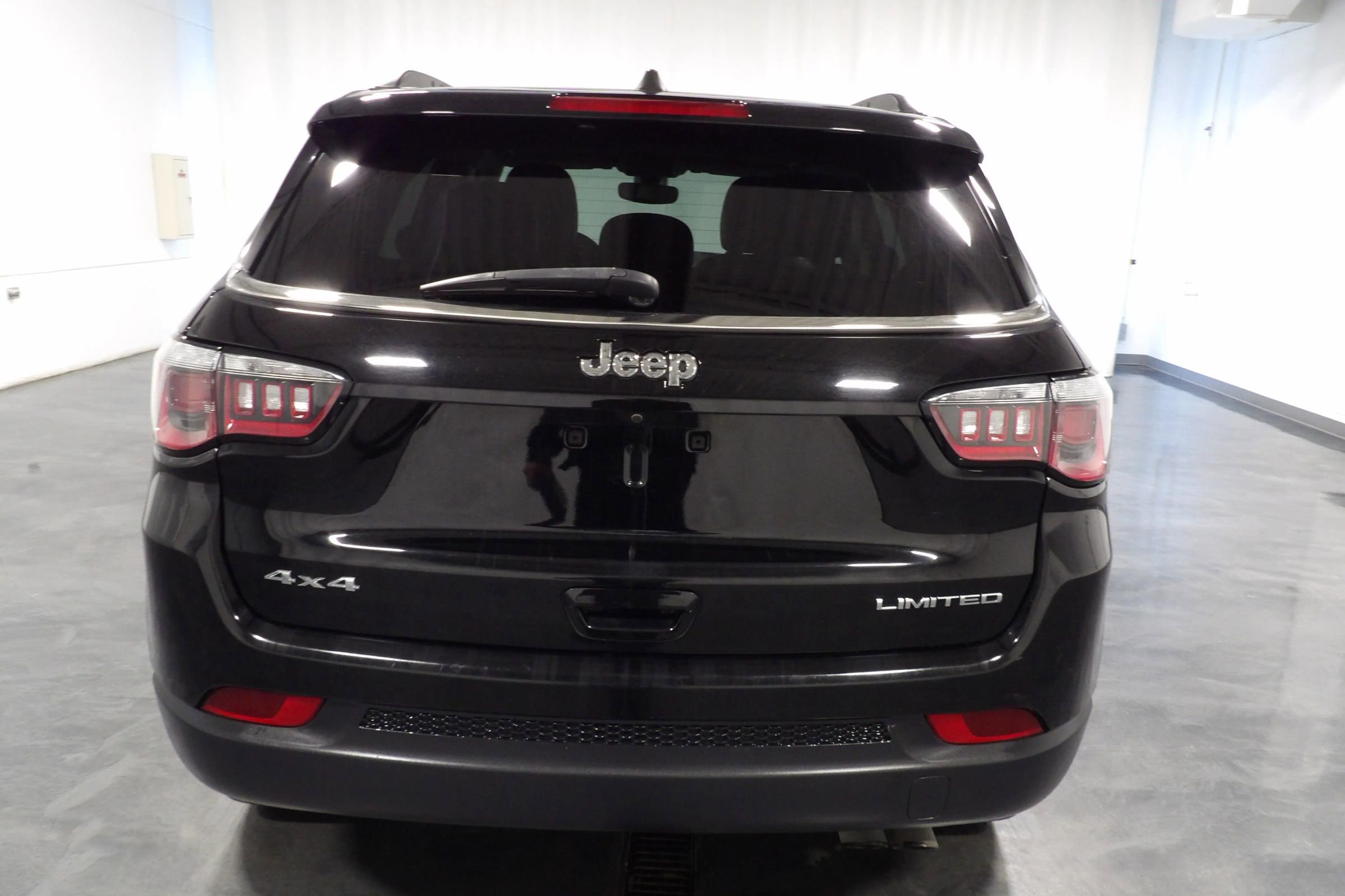 Used 2019 Jeep Compass Limited image 6