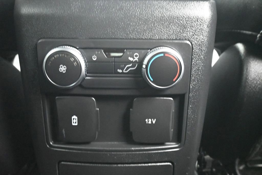 Used 2022 Ford Explorer XLT w/ Equipment Group 202A RWD image 16