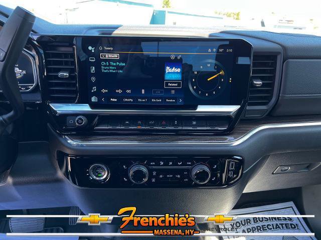 Used 2023 Chevrolet Silverado 1500 LT AWD/4WD image 32