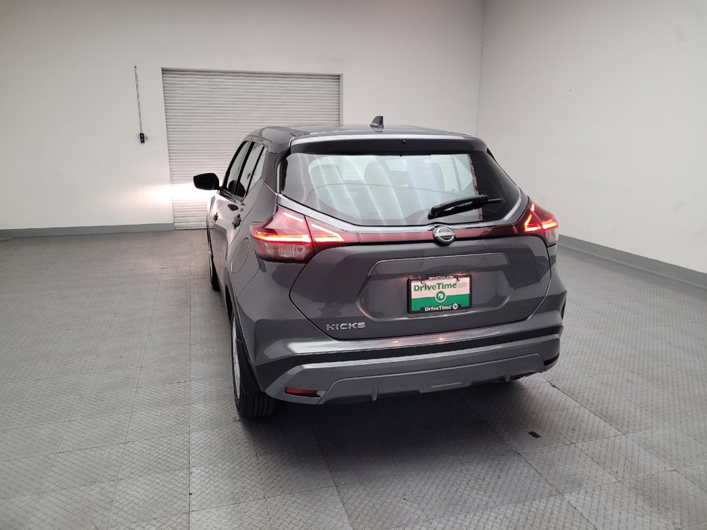 Used 2022 Nissan Kicks S image 6