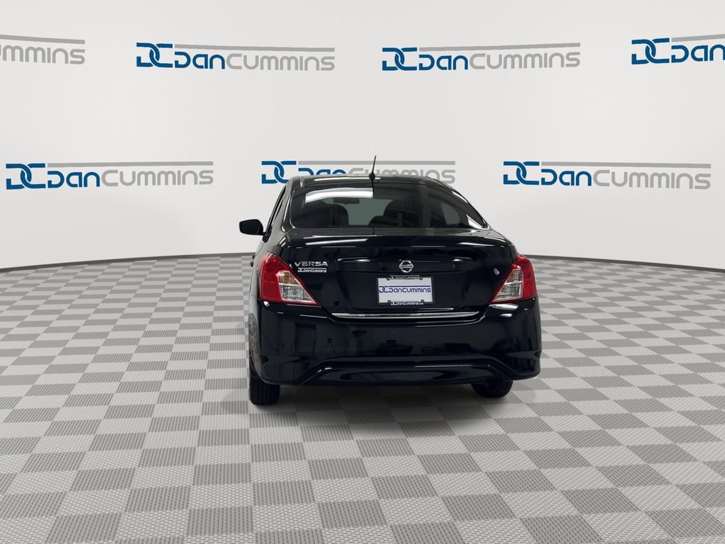 Used 2017 Nissan Versa S FWD image 7