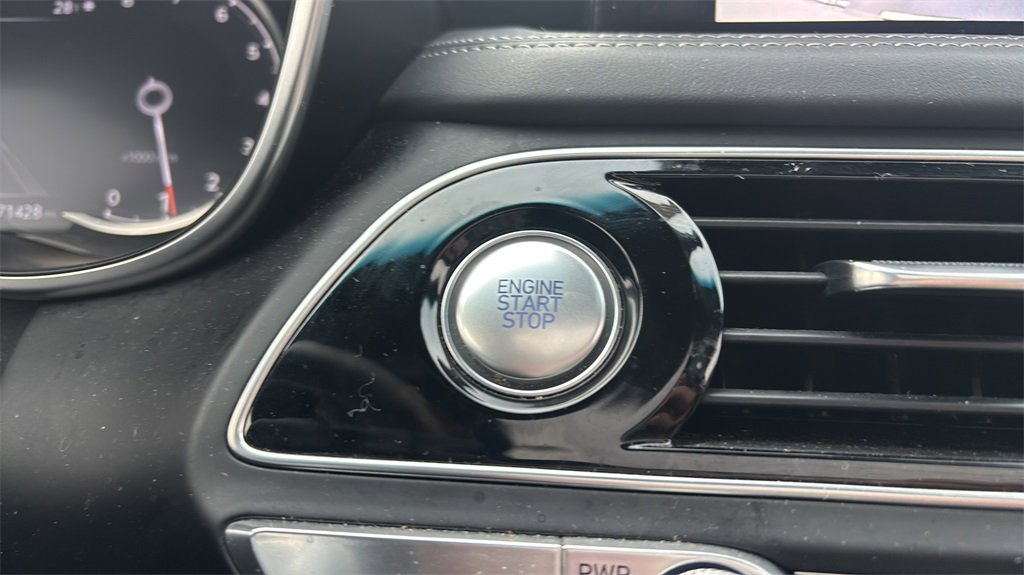 Used 2023 Genesis G70 2.0T image 26