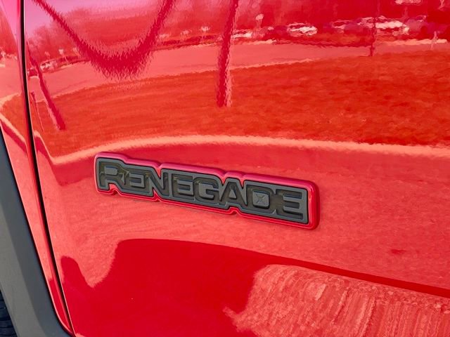 Used 2019 Jeep Renegade Trailhawk w/ Cold Weather Group II image 34