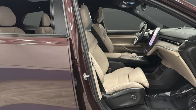 Used 2025 Volvo EX90 Ultra AWD/4WD image 23