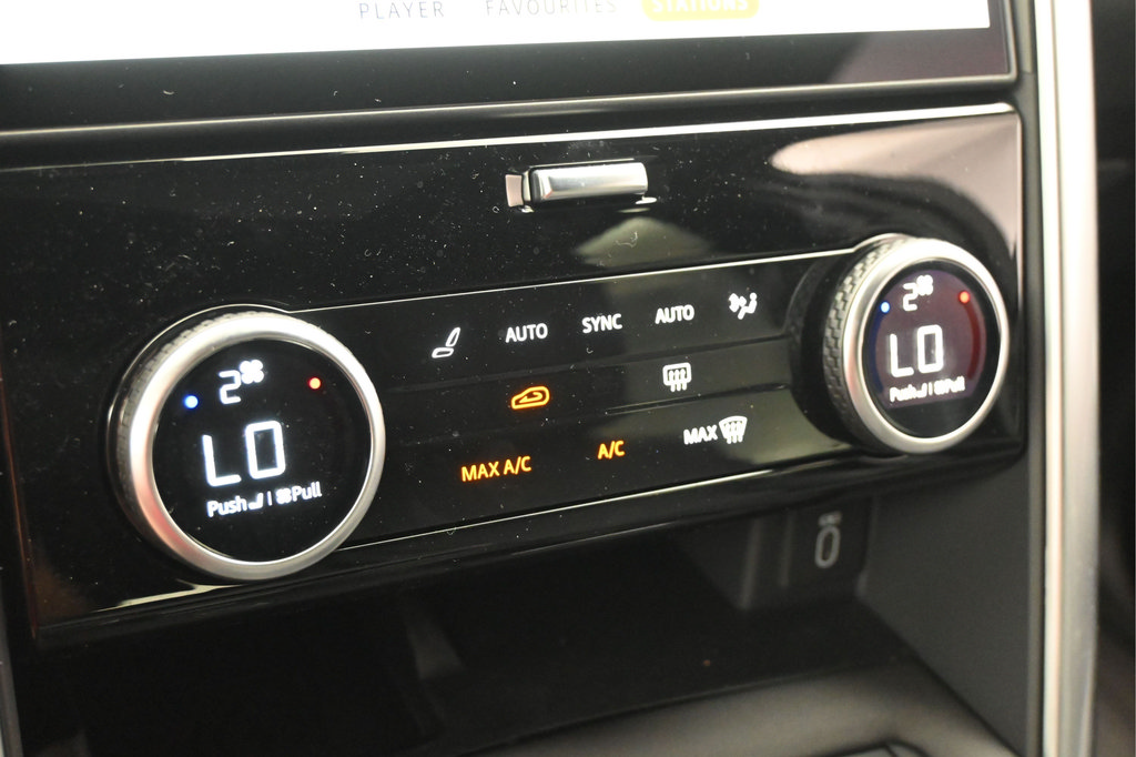 New 2026 Land Rover Discovery Limited Edition AWD/4WD image 13