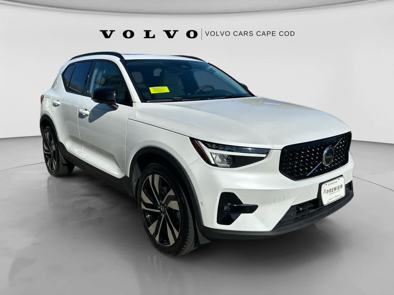 Used 2023 Volvo XC40 B5 Plus w/ Driver Assist Package AWD/4WD image 42