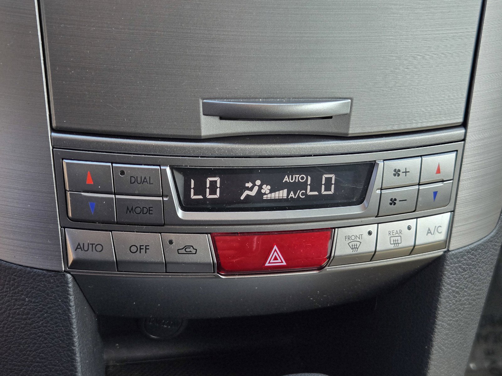 Used 2014 Subaru Outback 2.5i Limited AWD/4WD image 18