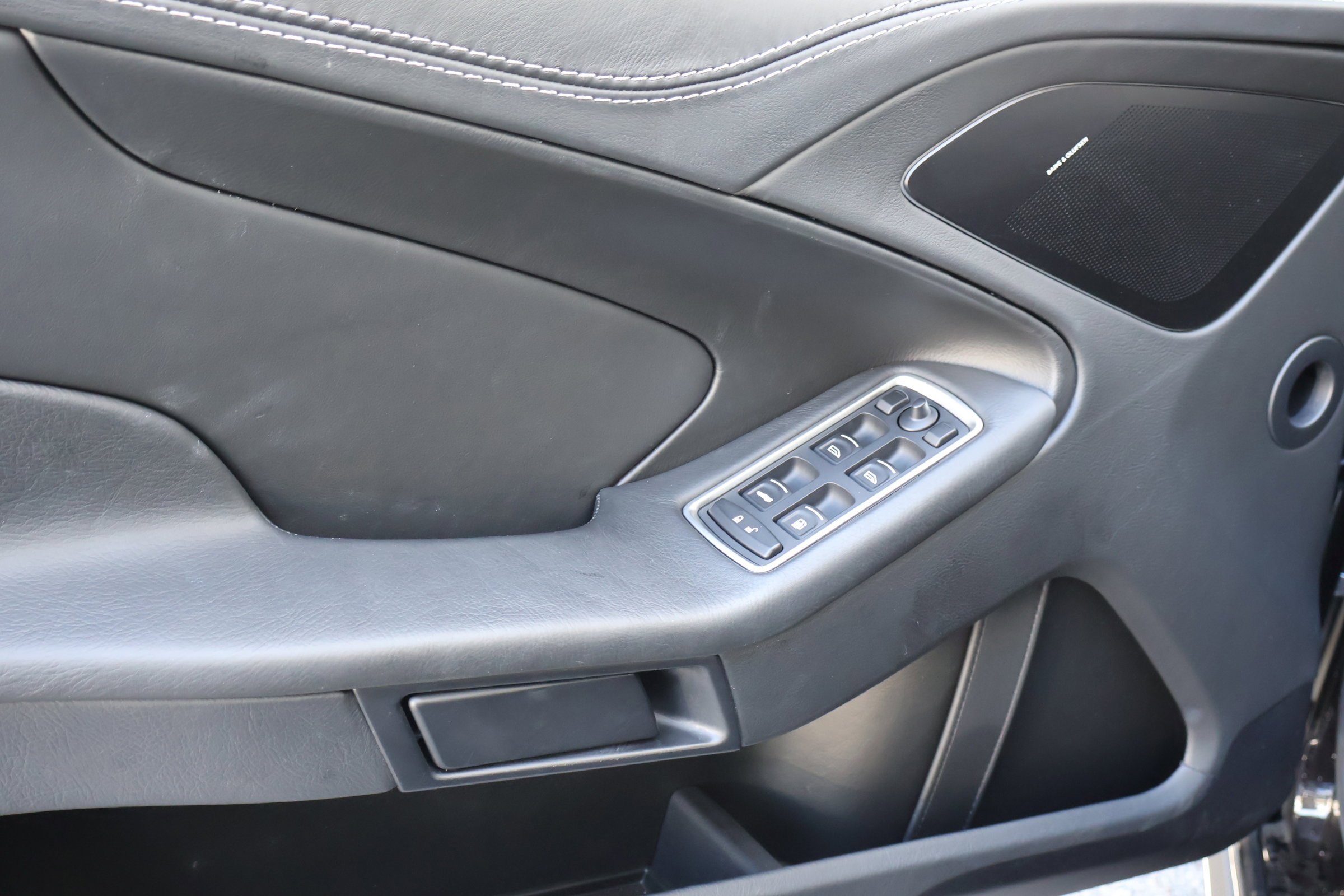 Used 2014 Aston Martin Vanquish Coupe image 14