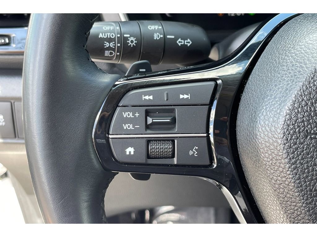 Certified 2025 Honda Pilot Touring image 35