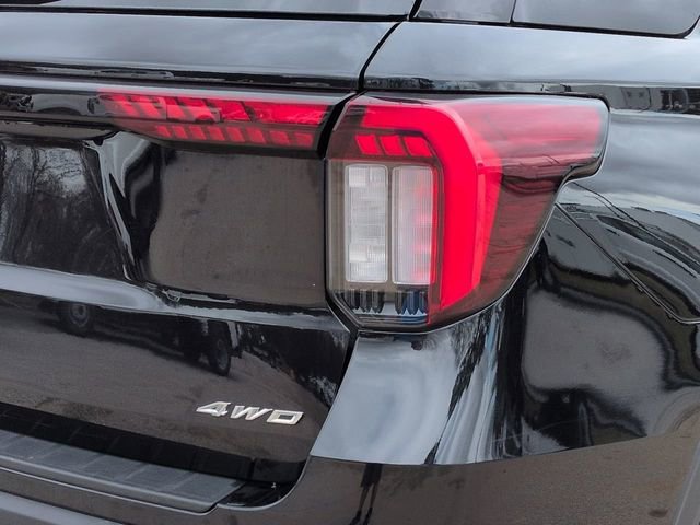 Certified 2025 Ford Explorer ST-Line AWD/4WD image 14