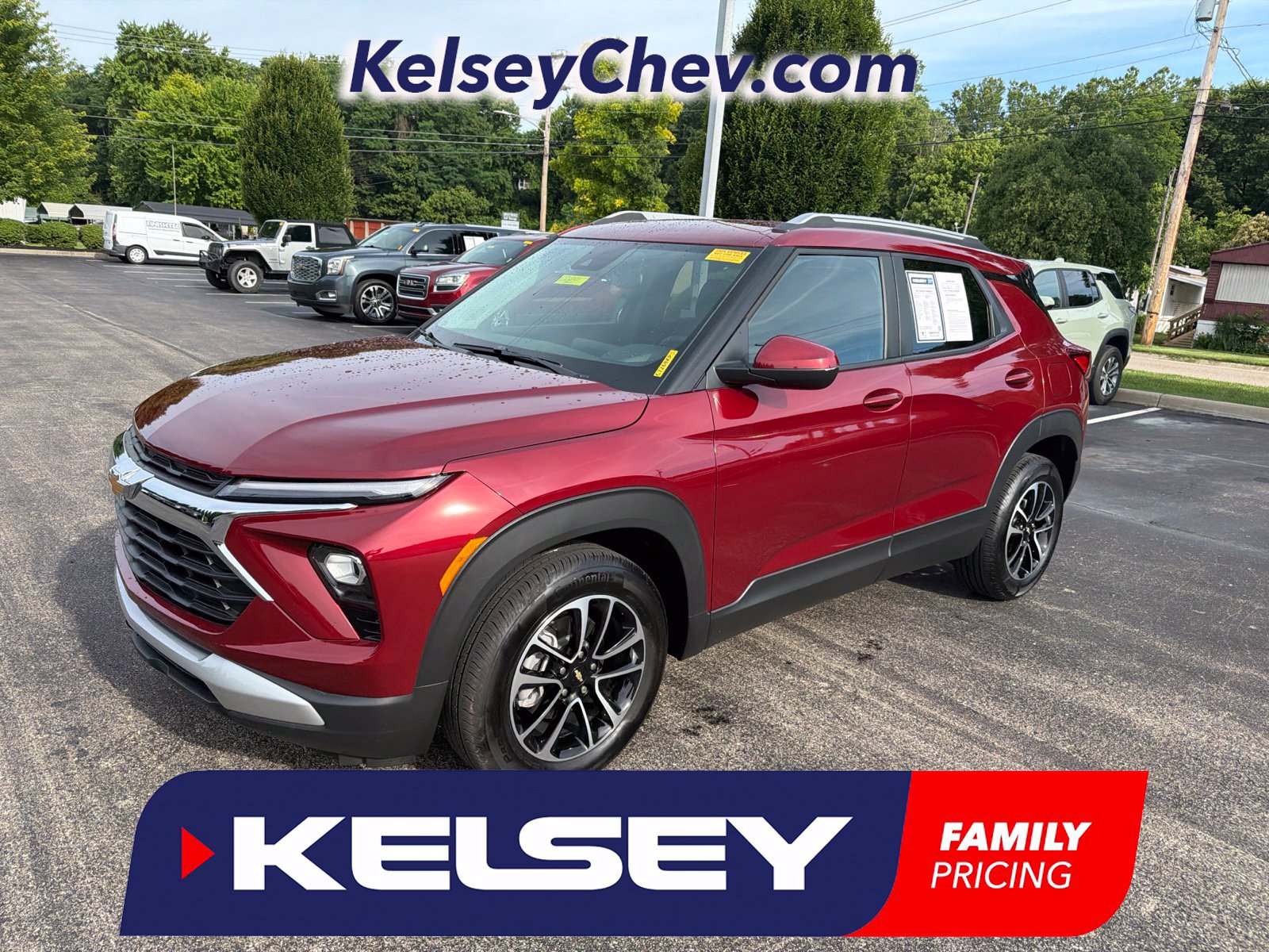 Used 2024 Chevrolet TrailBlazer LT w/ LT Cold Weather Package FWD image 1