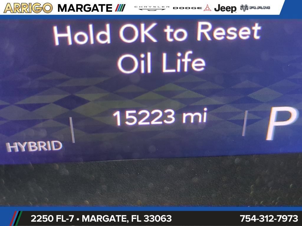 Used 2025 Jeep Wrangler Unlimited Sahara AWD/4WD image 29
