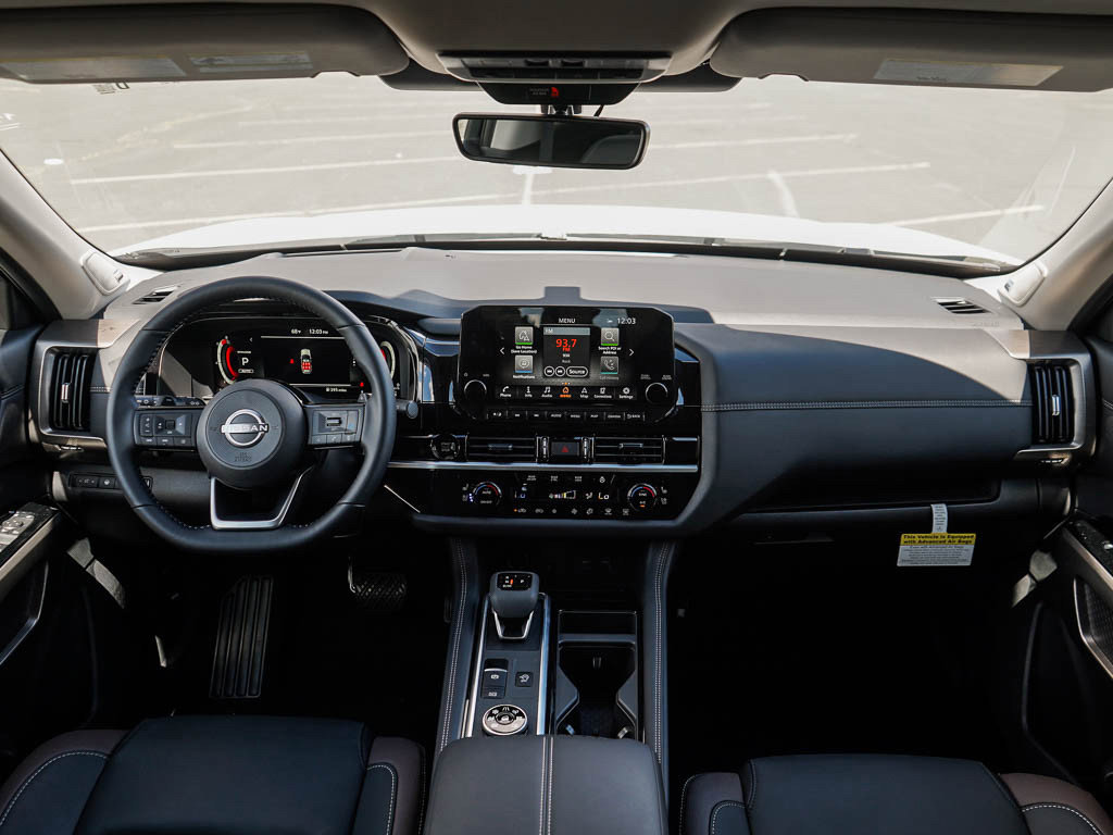 New 2025 Nissan Pathfinder Platinum image 14